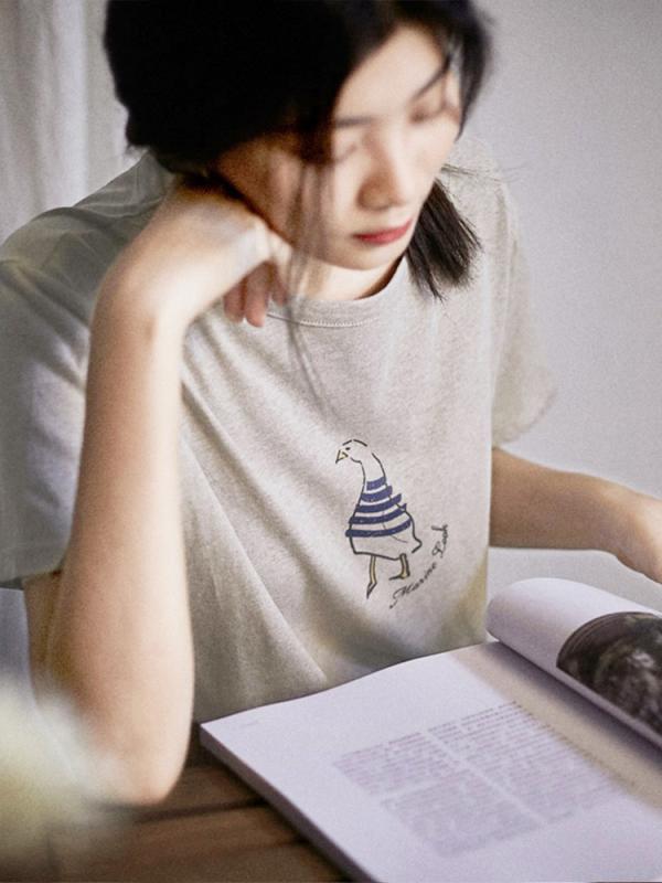 プルオーバー レディース 半袖 綿織物 落書き 毛の荒物柄 カットソー トップス ゆったり 燕麦色 愛くるしげ 読みもの風