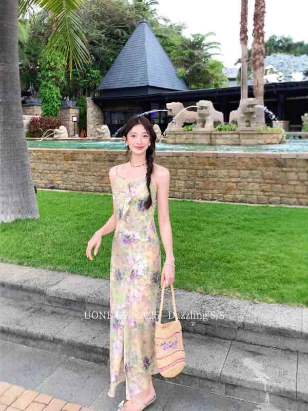 ワンピース レディース 春 法式風 復古 女性用 優雅 フリル スリット 紫 緑 花柄 植物柄 立体柄 Vネック ウエストイン 吊り帯 タイプ Aライン ロング 丈 無袖 中腰 ?? ポリエステル 繊維 単品 セット なし ジッパー 襟元 文? スタイル｜MIRAIYUKI