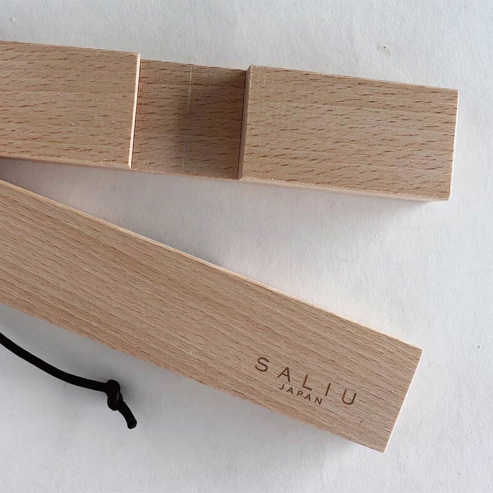 SALIU“Kumogi Nabeshiki”（木製鍋墊）- 大/小，L碼，S碼，日本製造，山毛櫸木，三腳架布，三腳架，簡易廚房，日本製造，SALIU，LOLO，餐桌