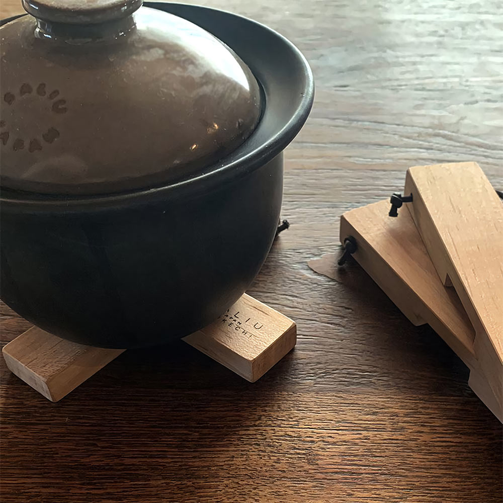 SALIU“Kumogi Nabeshiki”（木製鍋墊）- 大/小，L碼，S碼，日本製造，山毛櫸木，三腳架布，三腳架，簡易廚房，日本製造，SALIU，LOLO，餐桌