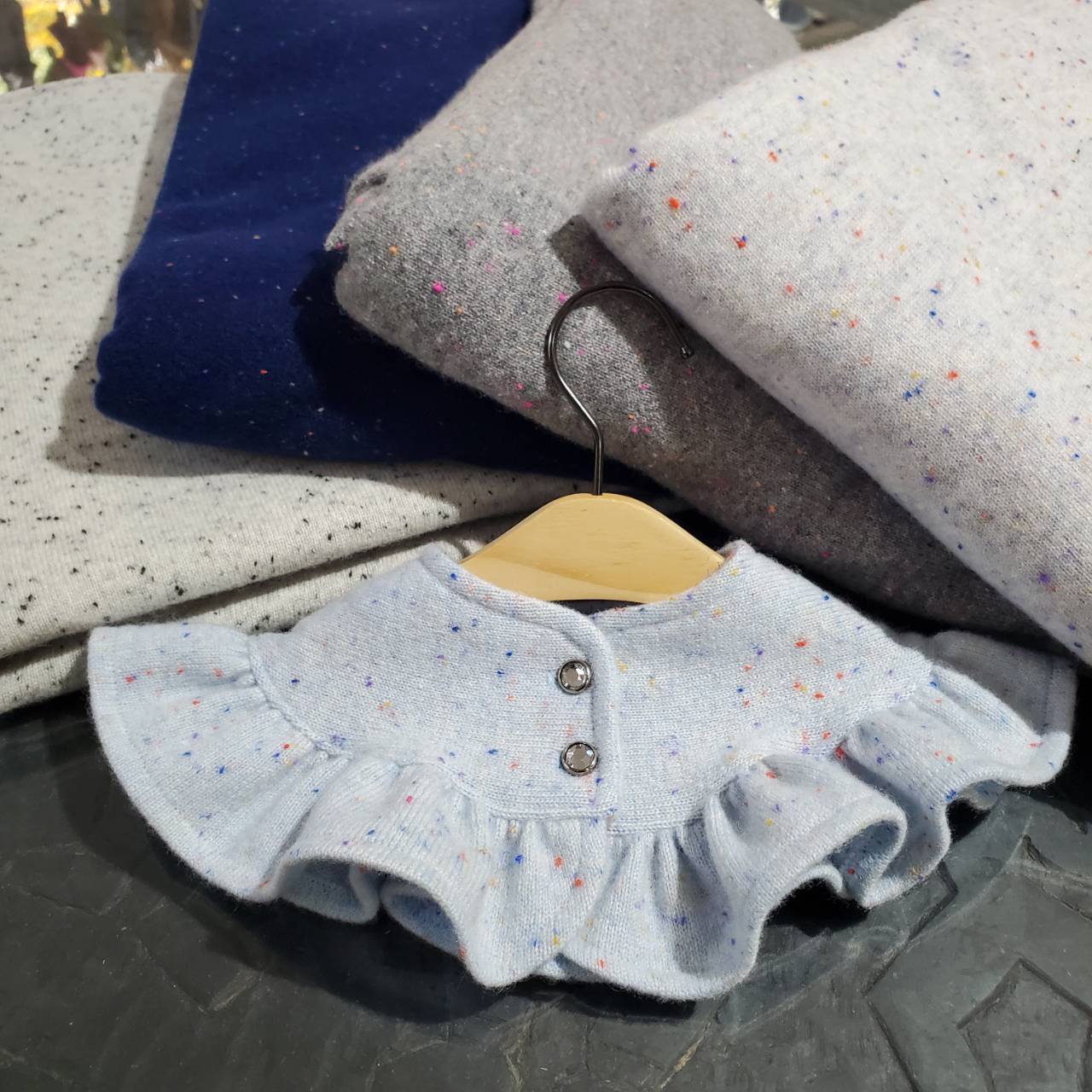 犬服 最御前上等  カシミール100% わんお父ちゃんケープ 秋冬 フラウンスボレロ （ 日本製 無染め付ける 小型犬 伸縮 生あたたかい あったか チワワ 遊び道具プードル ヨークシャテリア ダックスフント ミニチュアシュナウザー 差し上げ物 差し上げ物 クリスマス )