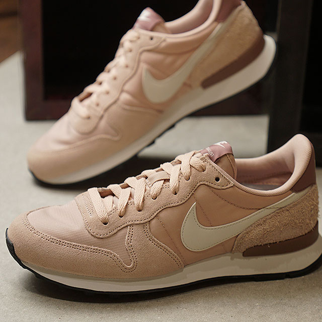 nike sportswear wmns internationalist