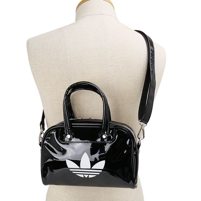 【未使用品新品】アディダスコーチングバインダー&作戦盤 Amazon.co.jp: [アディダス オリジナルス] KSENIASCHNAIDER