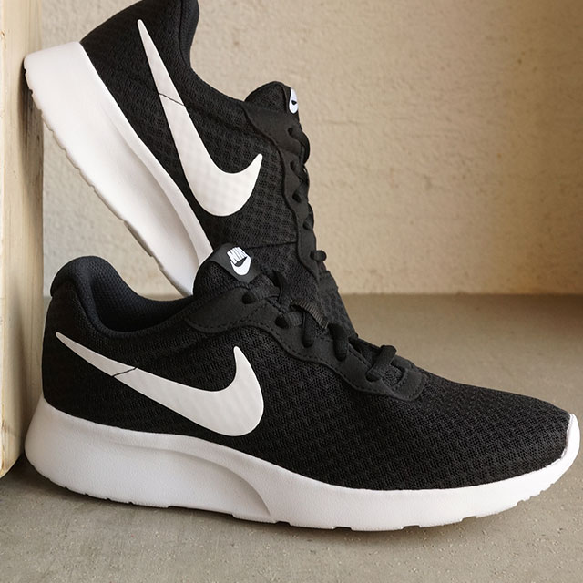 nike tanjun womens black and white