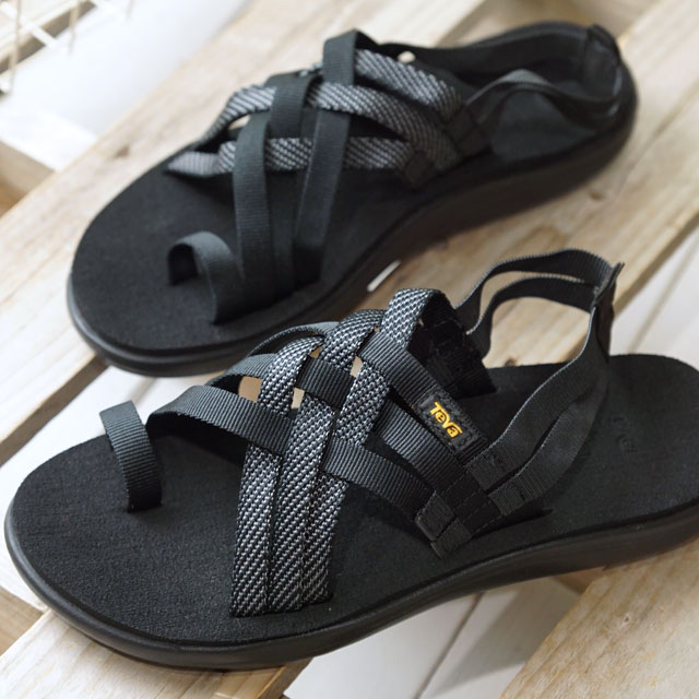 teva strappy flip flops