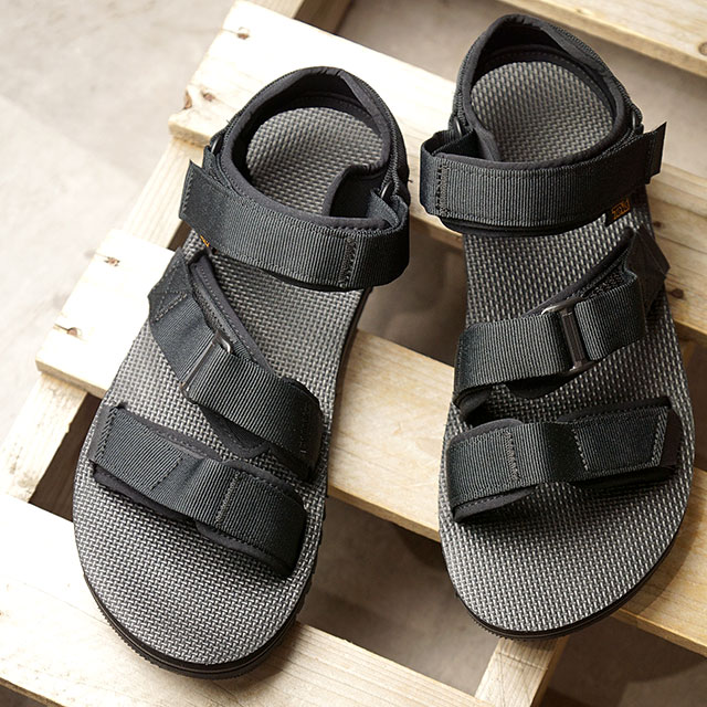 teva cross strap