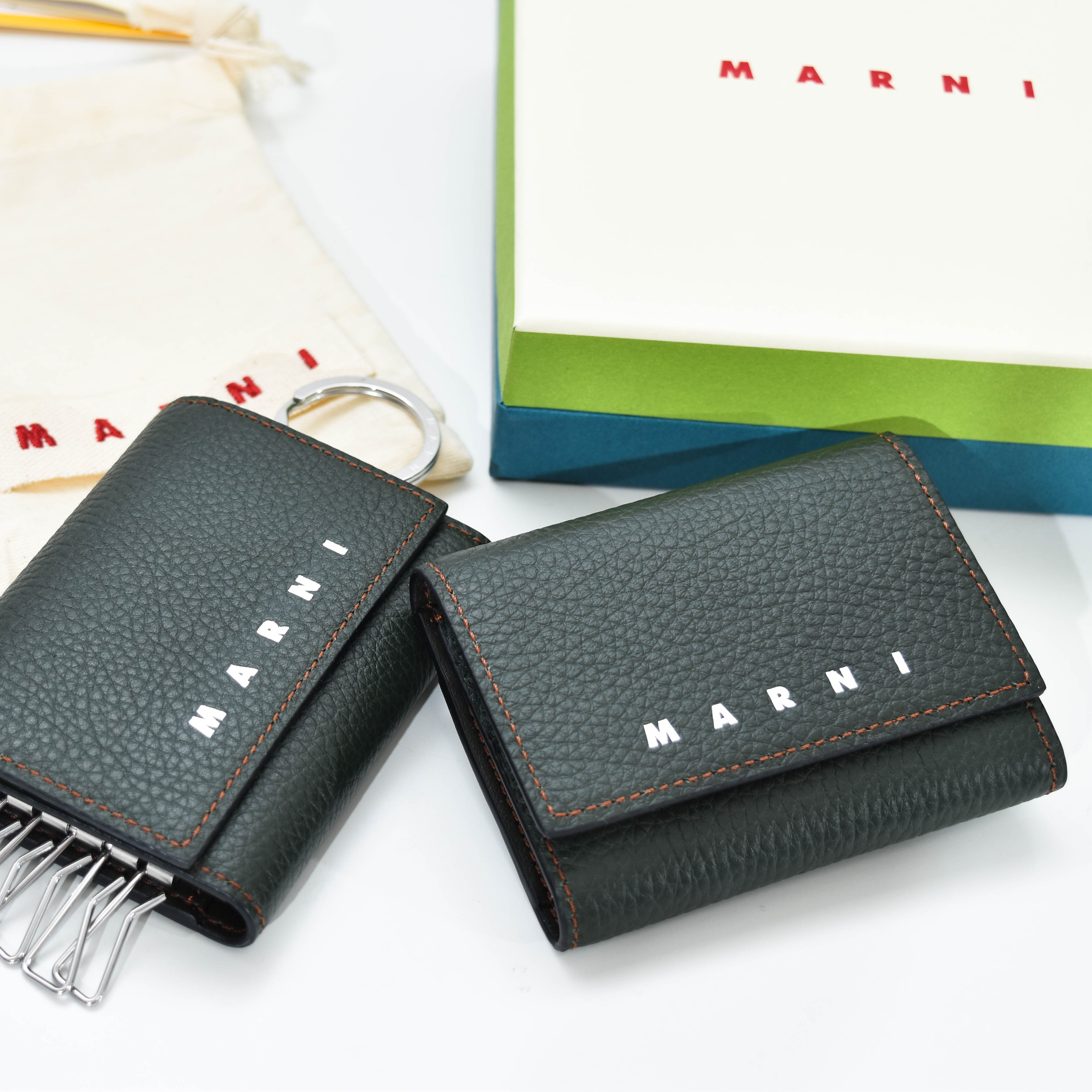 マルニ  足懸かり入れもの レディース  メンズ 6連 足懸かり輪っか スナップボタン MARNI PCMI0017U0 LV688
