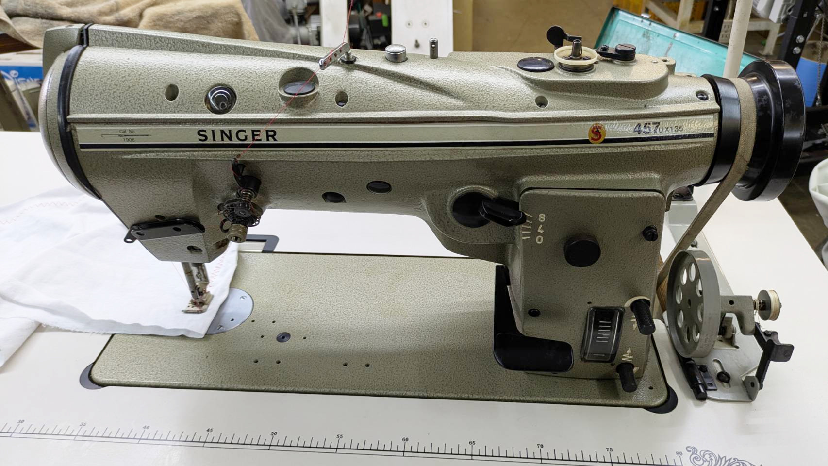 【中古】 シンガー　千鳥ミシン 457UX135 　4点千鳥　ジグザグ縫い ミシン頭部のみ