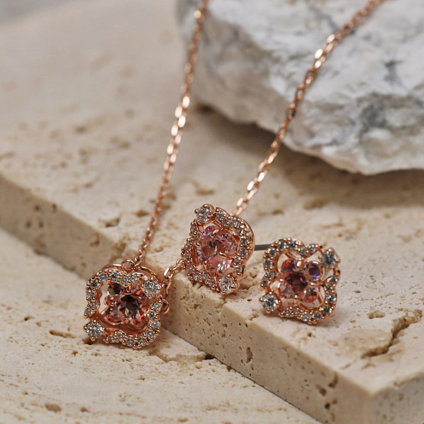Swarovski ネックレスとピアス SWAROVSKI スワロフスキー ネックレス Swarovski ピアス セット