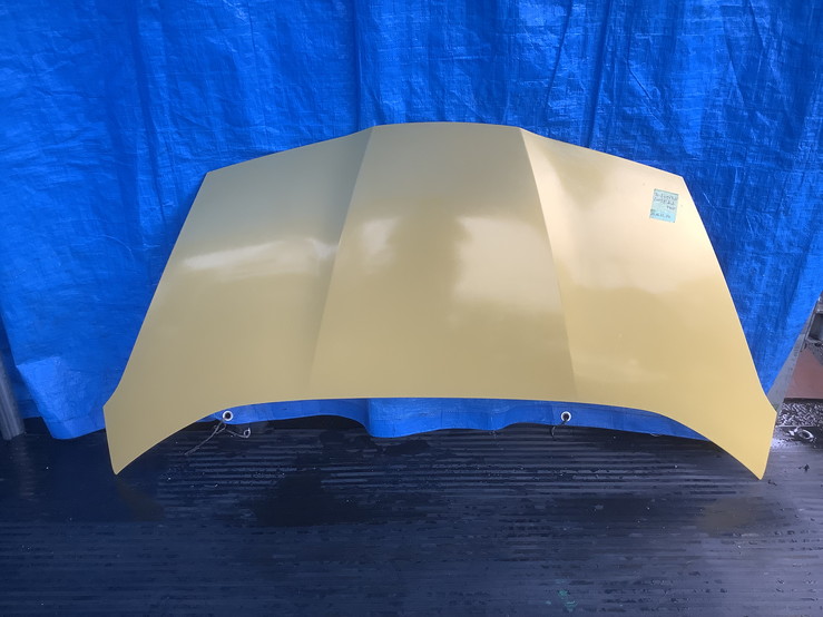 【中古】DAA GP1 フィット ハイブリッド (2011) ボンネット ZKS 個人宅への発送不可最寄りの営業所止 MIT 24083134 美品