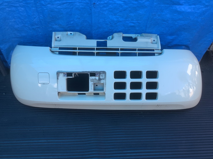 【中古】DBA L235S エッセ (2009) フロントバンパー T13 個人宅への発送不可最寄りの営業所止め MIT 24091125｜エムアイティー