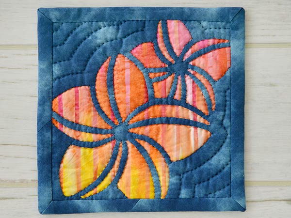 ハンドメイド  ハワイアンキルト  パッチワーク  ベビーキルト  プルメリア ハンドメイド ハワイアンキルト パッチワーク ベビーキルト