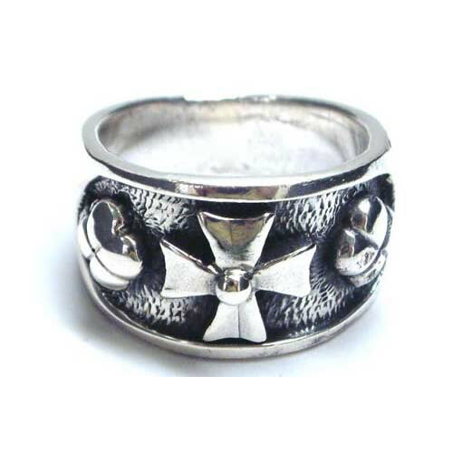 クローバークロス シルバーリング サイズ ギフト スターリングシルバー 十字架 アイアンクロス 人気 14号 シルバー925 925刻印あり 高級 プレゼント ペアリング 女性 指輪 かっこいい 四葉 婚約指輪 重厚 結婚式 メンズ 男性 リーフ ヨツバ 綺麗 レディース おしゃれ クローバークロス シルバーリング サイズ ギフト スターリングシルバー 十字架 アイアンクロス 人気 14号 シルバー925 925刻印あり 高級 プレゼント ペアリング 女性 指輪 かっこいい 四葉 婚約指輪 重厚 結婚式 メンズ 男性 リーフ ヨツバ 綺麗 レディース おしゃれ