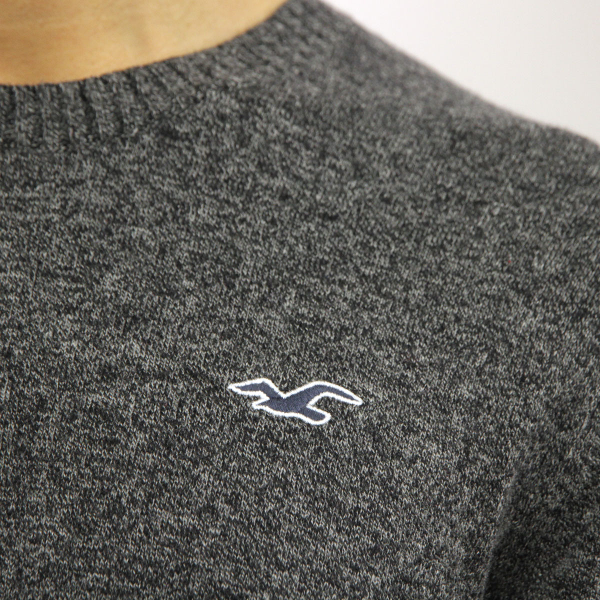 hollister lightweight crewneck sweater