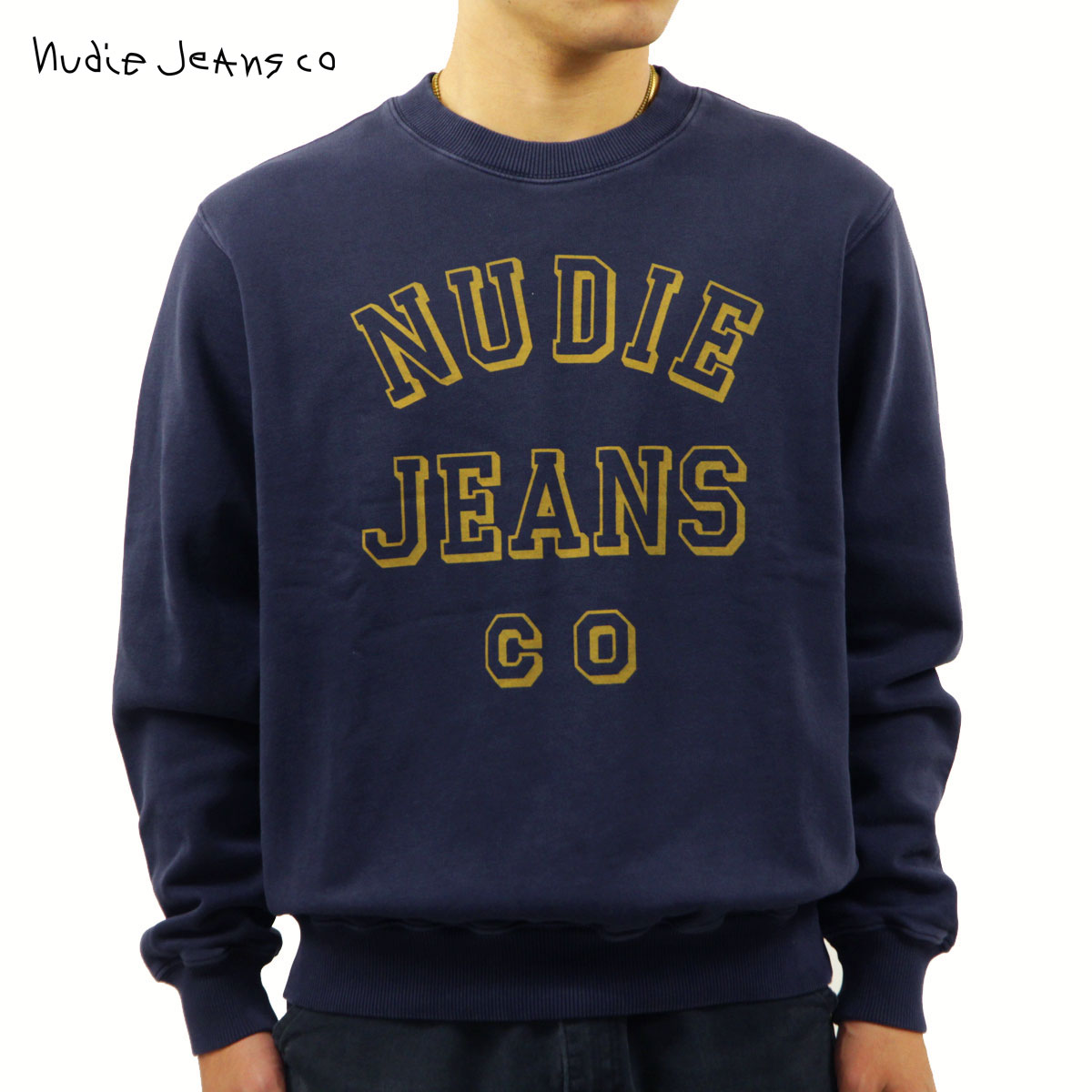ヌーディージーンズ 汗水 メンズ 置き目売りわたす店 Nudie Jeans 長袖 ティーシャツ 労働者の一団のど首 調教師 ロゴタイプ 刷り上げる LASSE CREW FLEECE 150487 B25 NAVY 父の日 差し上げ物 ラッピング