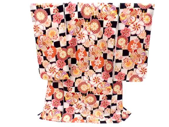 七五三 うしろ帯御召しもの単品 四つ身 絵羽柄 肌付き付き添い人 御召しもの 正絹 7才 7歳 七歳 七才 白 黒地 捻じれ梅 名取り草菊 柄 No.2314