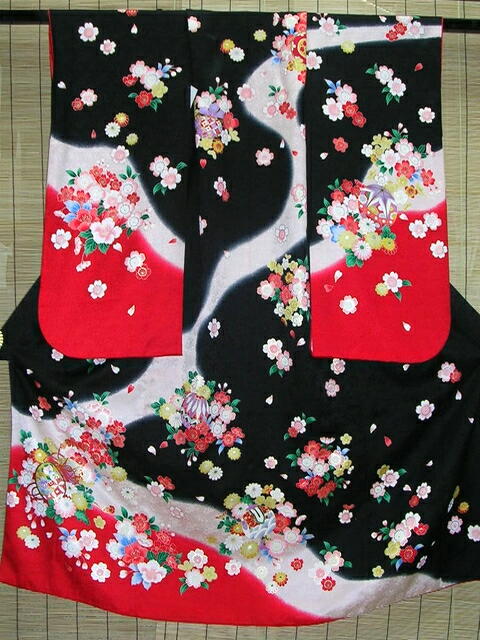 【賃借】七五三賃借★七歳御姉さんお召しもの仕掛ける★黒地につづみと桜柄ｎｏＥ