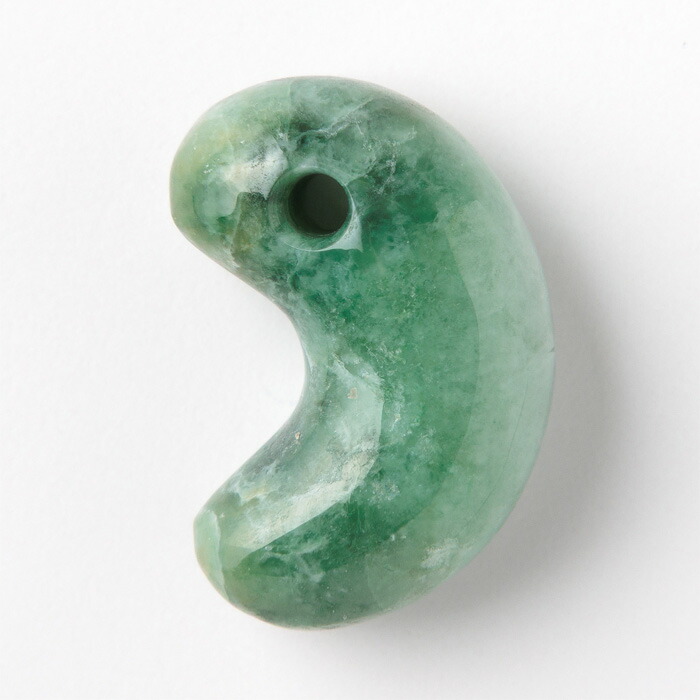 楽天市場】糸魚川翡翠 （いといがわひすい） 勾玉 青翡翠 透過 （入り