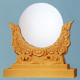【 伊勢 宮忠 】【 神鏡 白銅鏡+特上彫り雲形台 5寸 】直径15cm 神棚 神具 神鏡台 鏡台 台 鏡 かがみ 神祭具 彫刻｜神棚 神具 製造販売 伊勢 宮忠