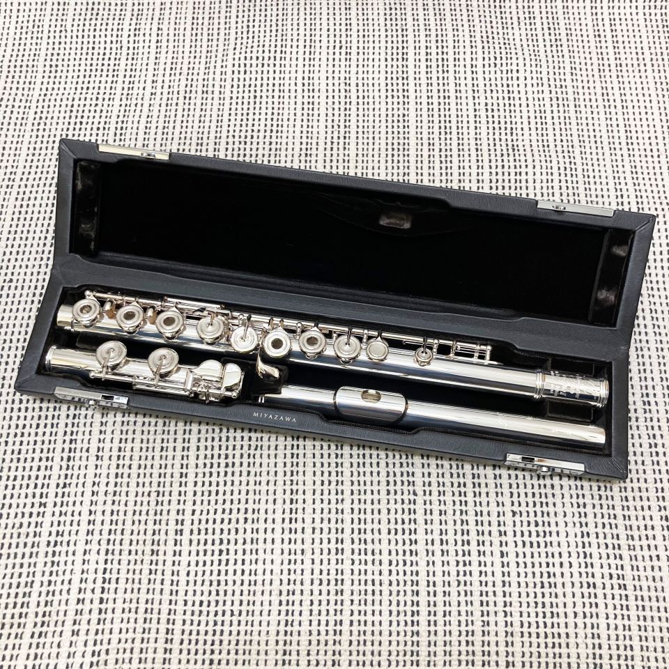 Miyazawa ミヤザワ フルート ケース付き 現状品 2年使用 ミヤザワ フルート クレスタ CS 958 Type-B オフセット H管