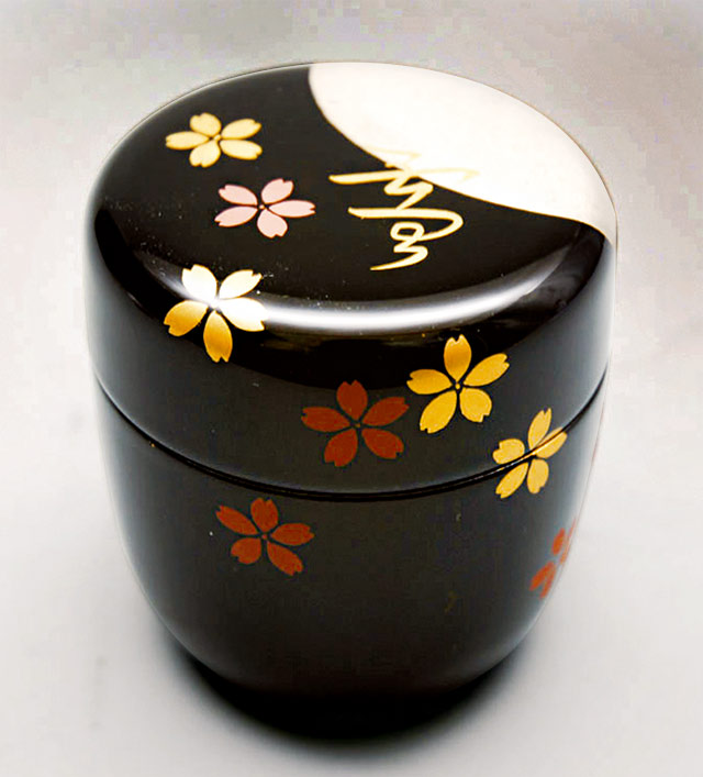 【中棗　桜流】　山下泰園　共箱 茶道具・棗 】中棗 花丸蒔絵、 山下泰園作 - 茶道具 販売の佐藤