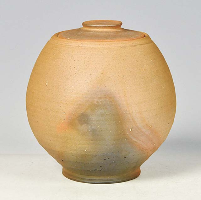 〔南蛮芋頭水指〕 へうげもの名品名席[11][南蛮芋頭水指] - YouTube