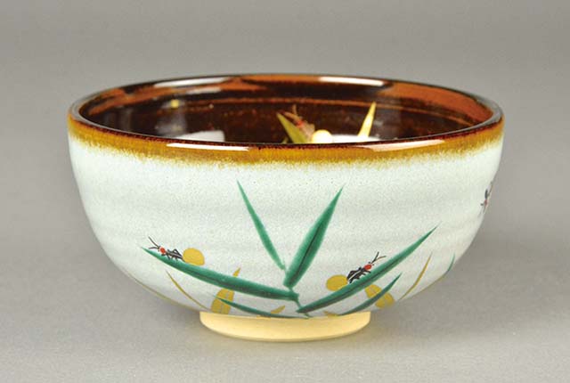 【現品限り】膳所焼　芦に蛍図　茶碗（内　鉄釉）