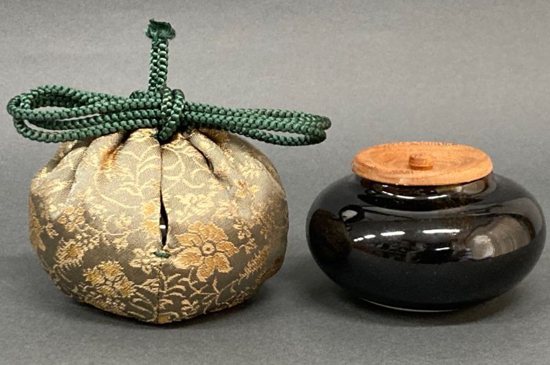 楽天市場】内海茶入（長緒茶入）茶入 仕服裂地：紅牙瑞錦 龍村