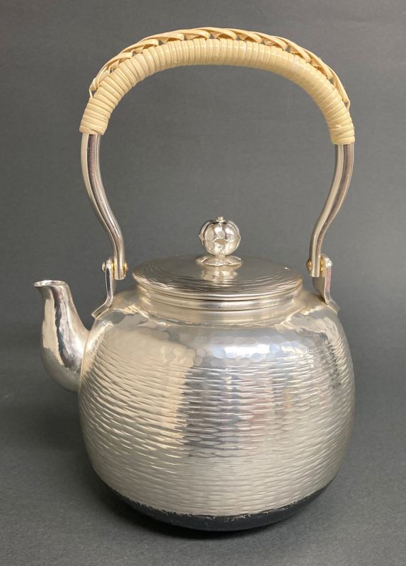 楽天市場】銀瓶（上）丸型 五合 いぶし仕上げ 銀仕上げ 茶器 湯沸し