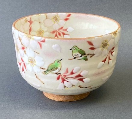 粉引釉 桜にめじろ図 茶碗
