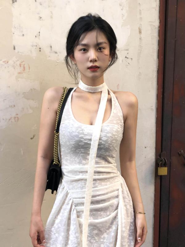 ロングスコート 御召しもの レディース 少し 透け 感の ある ジャカード 御召しものの 似つかわしい。 アメリカン 熱っぽい 御嬢さんの ノースリーブ ハイエンドの お休み 表現スタイル ホルターネック 花柄 花の冠 yd ロング スコート。