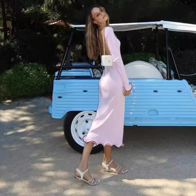 ワンピース レディース ニット ロング丈 バックレス フレアスリーブ フリル裾 コントラストカラー セクシー 伸縮性 軽量 快適x2