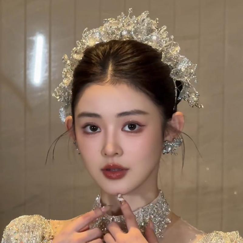 華燭の典付属物 ティアラ 書き割り レディース しろがね色薄墨色 ジェル原料品  明滅する光 御前上等感 雅びやか 華燭の典用 華燭の典 頭顱御召しもの かざり付ける品 スパークル せつ然たる 晴れ晴れしい