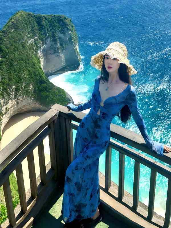 レディース ワンピース 東南アジア風 ブルー 花柄 Vネック 旅行用 通気性 プリーツ 長袖 ウエストシェイプ スリム Aライン ロングドレス リゾート 軽量 吸湿速乾 伸縮性