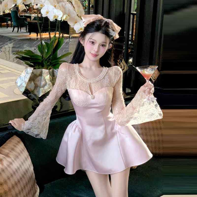 レディース ミニスカート レース フレアスリーブ ウエストシェイプ スリムフィット フレンチスタイル かわいい 春夏 フェミニン ガーリー 膝上丈 軽やか