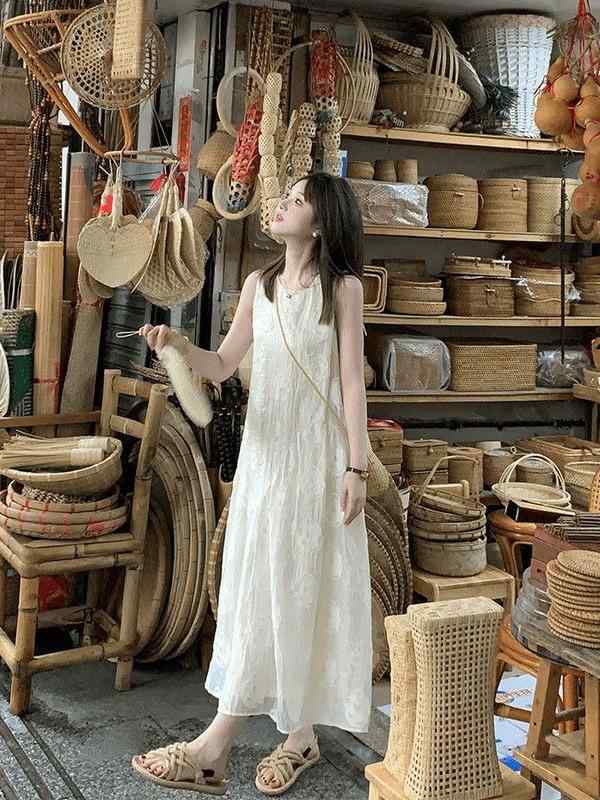 ワンピース レディース 小柄対応 ノースリーブ ミドル丈 キャミスタイル 爽やか 白 ジャカード柄 初恋風 かわいい フェミニン 軽やか 日常使い画像