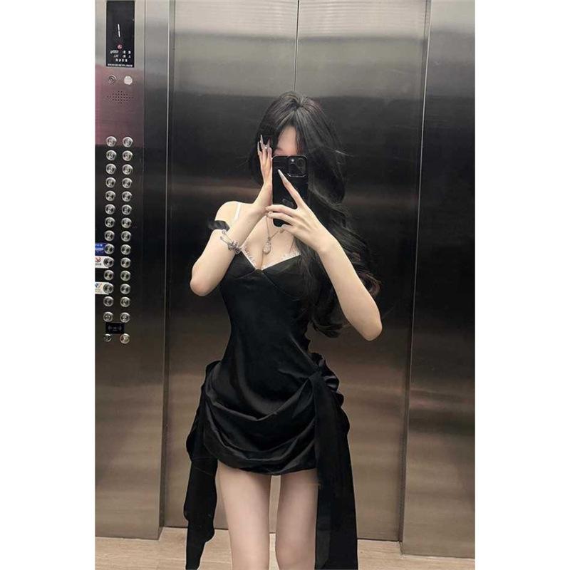 衣裳 レディース ビッグ大きさ 黒いこと スピード競技 うつり変わり フェイクツーピース キャミソール 夏 愛くるしい か細い相応う 酉の方角シェイプ ヒップハグ きつい 御召しもの