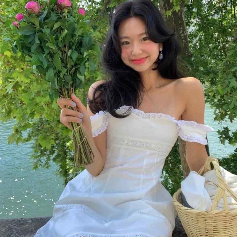 ワンピース レディース 白 レース 花柄 ドレス フェミニン 女性用 かわいい スタイル 軽やか 素材 日常使い 通勤 デート ガーリー