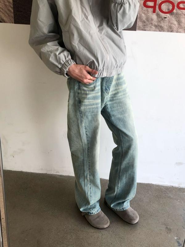 デニムパンツ ストレート 軽いフレア カジュアル 普段使い ウォッシュ加工 ビンテージ風 ウィスカー加工 アメリカンスタイル アイスブルー クリームカラー デニム素材 伸縮性 軽量 ロング丈