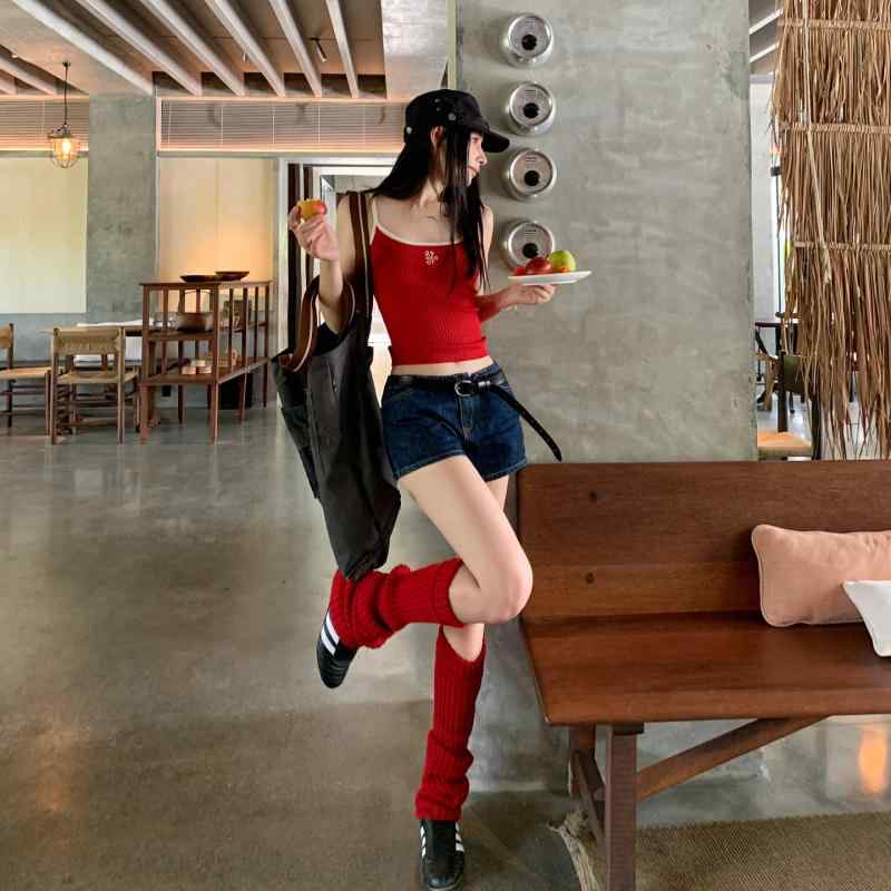 ショートパンツ レディース デニム ローライズ レトロ スリムフィット 春夏 カジュアル 普段使い ストレッチ コットン 混 スタイリッシュ ヒップ シルエット 軽量 吸湿速乾 ビッグシルエット なし 細身 脚長効果
