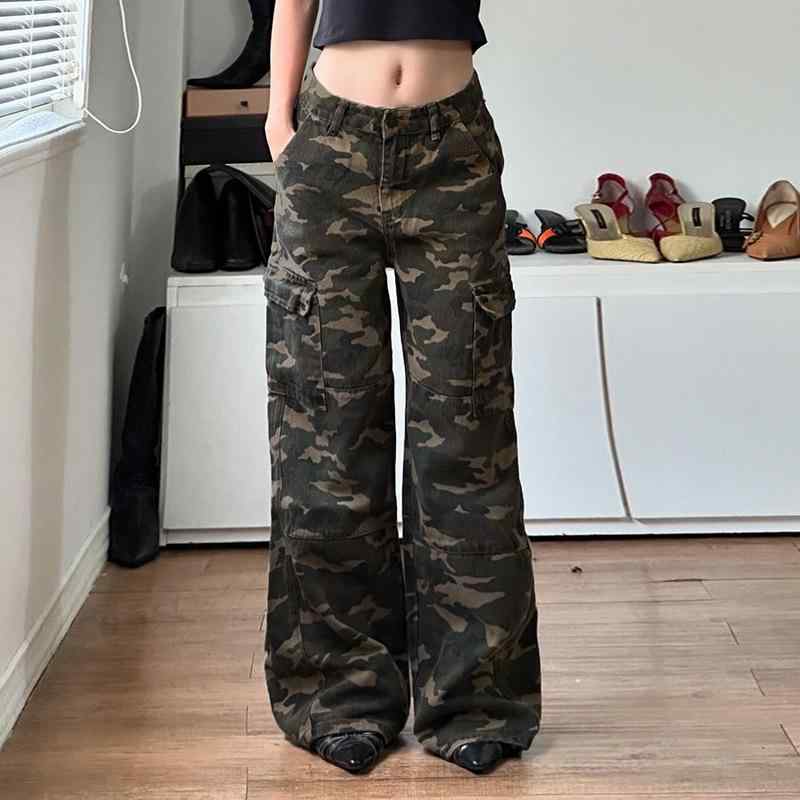 デニムパンツ レディース ローライズ スリム効果 ビンテージ加工 ワイドシルエット 迷彩柄 カーゴスタイル 多ポケット カジュアル 普段使い デニム素材 耐久性 伸縮性