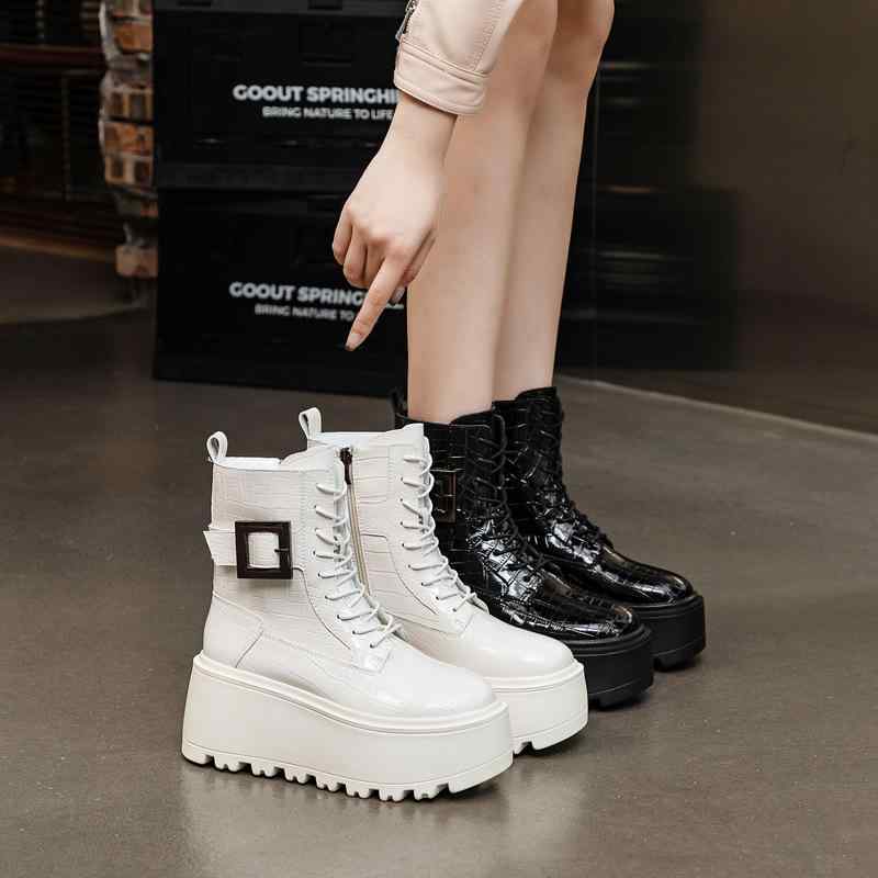 成人女性用 秋冬 アンクルブーツ 厚底 プラットホーム 分かりやすい 単色 胴締めバックル 革 ミッドカット 普段使い走り 表どおり表現スタイル 軽さ 伸縮性