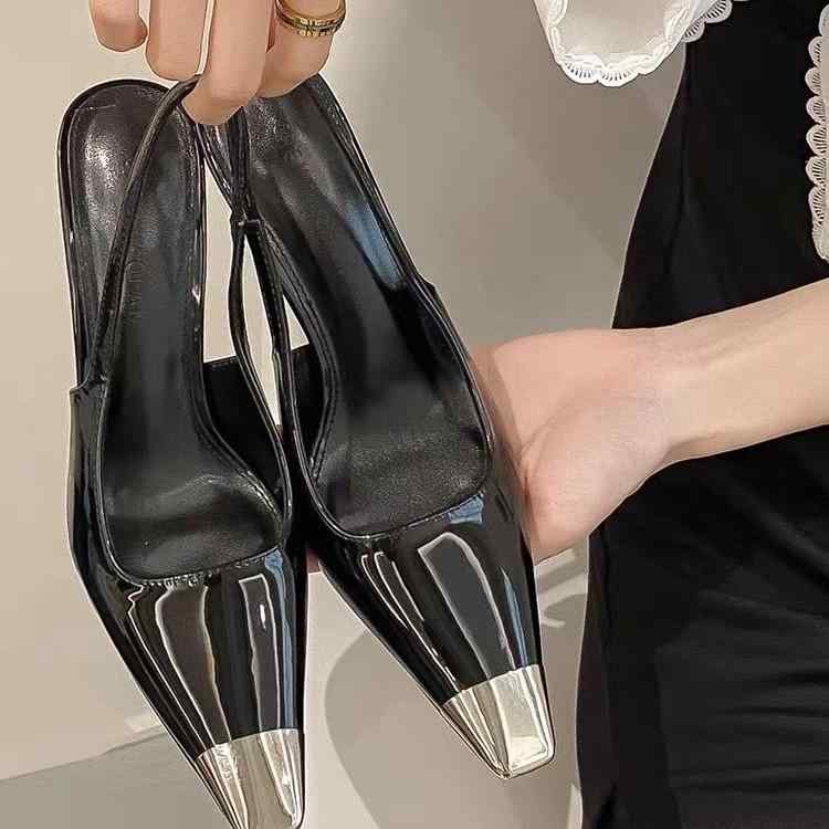 サンダル レディース ポインテッドトゥ 細ヒール 黒 パテントレザー つま先カバー エレガント 女性用 ハイヒール ストラップ デザイン スタイリッシュ フォーマル 普段使い