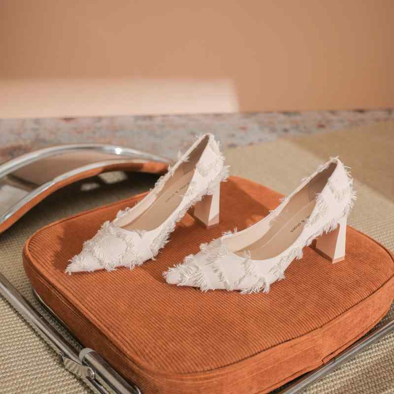 パンプス レディース 春 ウェディング ポインテッドトゥ 細ヒール フラッフィー 装飾 エレガント 女性用 結婚式 シューズ ハイヒール シングル 軽量 快適 フィット