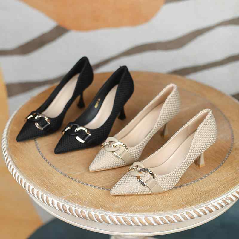 パンプス レディース 細ヒール ポインテッドトゥ メタルバックル ローカット 春秋 ファッション シューズ 女性用 スタイリッシュ コーディネート