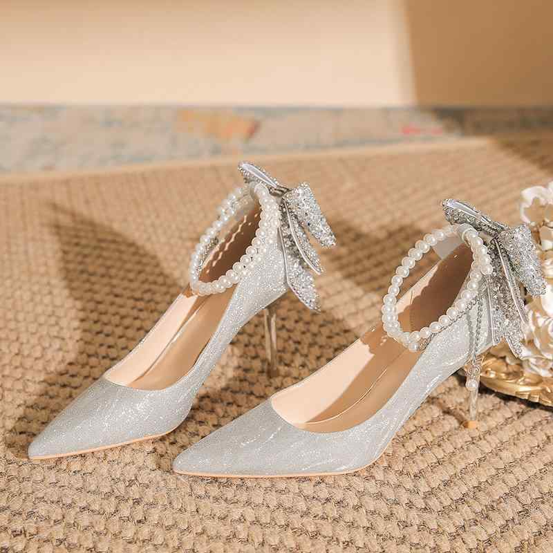 パンプス レディース 秋 成人式 ピンヒール シルバー 蝶結び リボン デザイン 上品 気品 エレガント スタイリッシュ ファッション 多用途 コーディネート シューズ