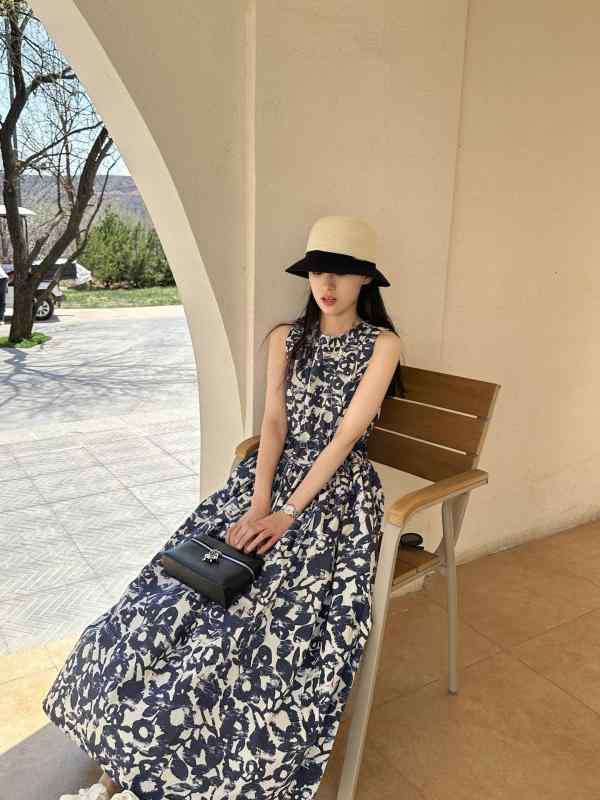 レディース ワンピース 春夏 花柄 ノースリーブ 中長丈 ウエストマーク スリム 綿素材 軽量 通勤用 普段使い ビッグシルエット 伸縮性 吸湿速乾