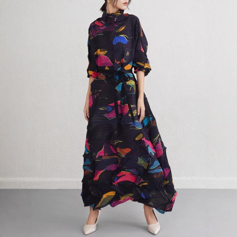 レディース ワンピース 春 花柄 ロングドレス プリーツ ウエストシェイプ ベルト付き ゆったり 大人 高級感 スタイリッシュ フェミニン 軽やか スタイル
