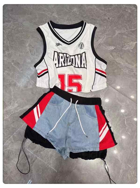 レディース デニム ショートパンツ 夏用 コントラストカラー 英字プリント ドローストリング ホットパンツ 個性派 カジュアル デニム素材 軽量 伸縮性 5,582円
