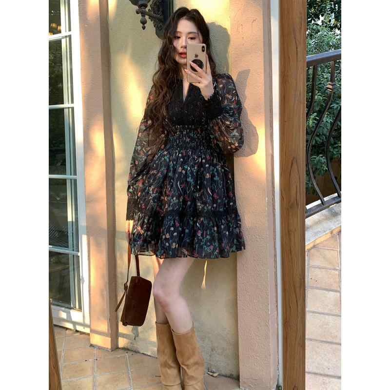 衣裳 春夏 レトロ 花柄 Vのど首 スピード競技 酉の方角シェイプ ティー御召しもの 女子らしい 雅びやか 膝丈 軽さ 通い 会う約束 普段使い